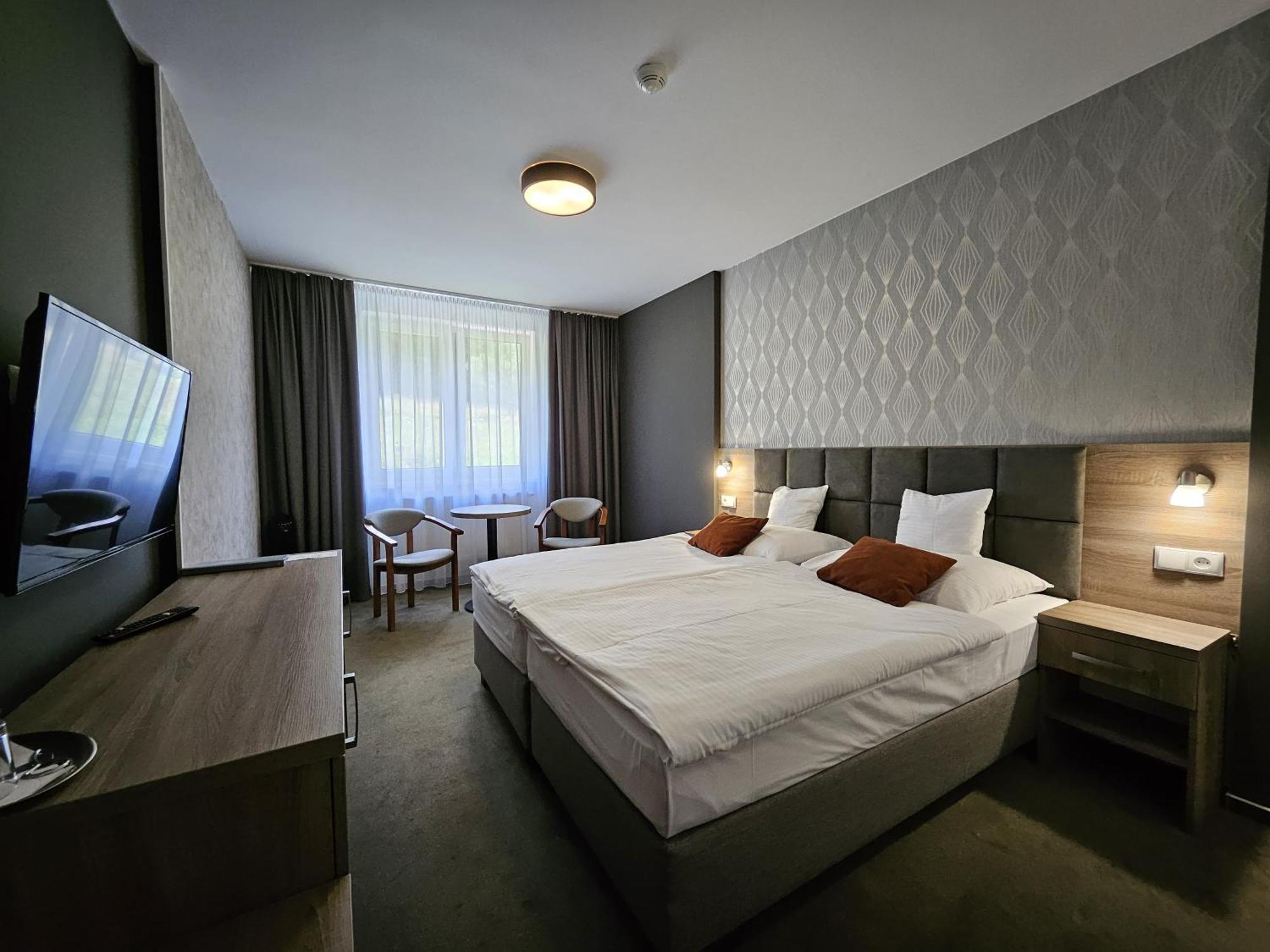 Hotel Slavia Svidnik Spa & Restaurant Exterior photo