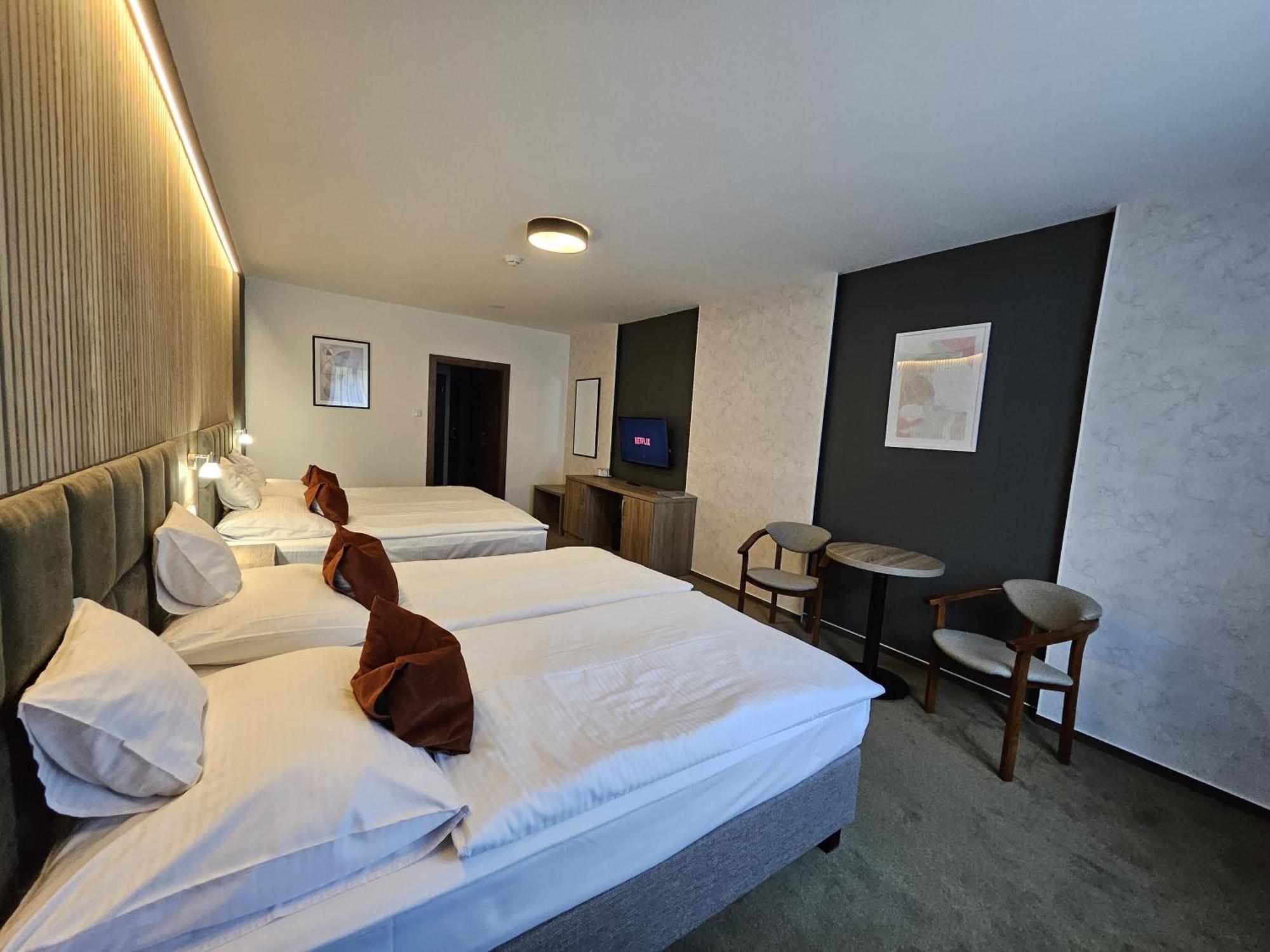 Hotel Slavia Svidnik Spa & Restaurant Exterior photo