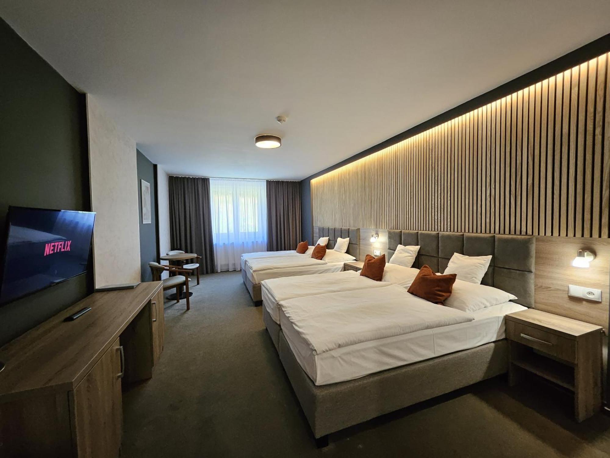 Hotel Slavia Svidnik Spa & Restaurant Exterior photo